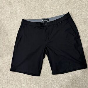 Travis Mathew Men's Black Wanderlust Shorts, Size 38